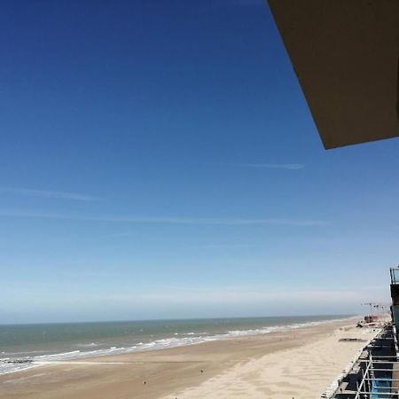 Lovely N° 9 Op Ieder Moment Een Prachtig Zeezicht & Zwembad Middelkerke Exteriör bild