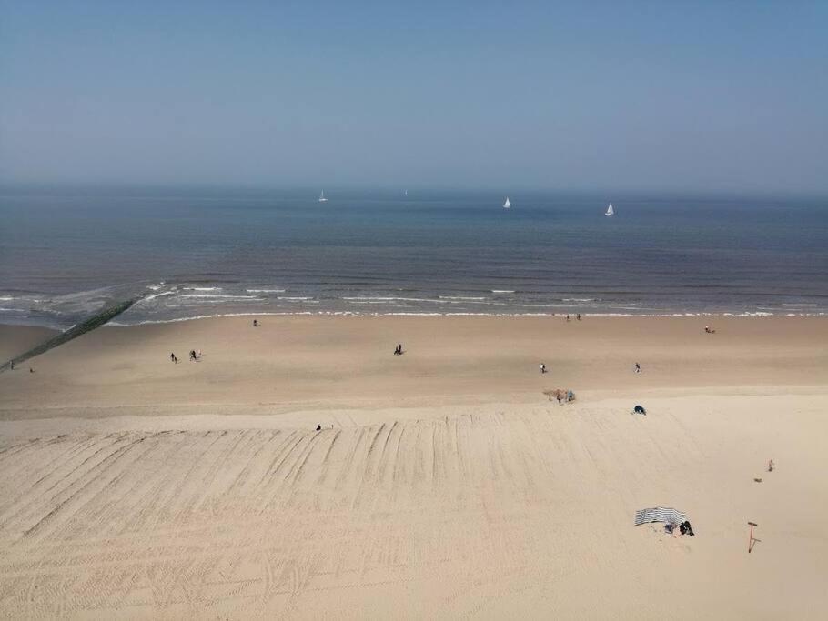 Lovely N° 9 Op Ieder Moment Een Prachtig Zeezicht & Zwembad Middelkerke Exteriör bild