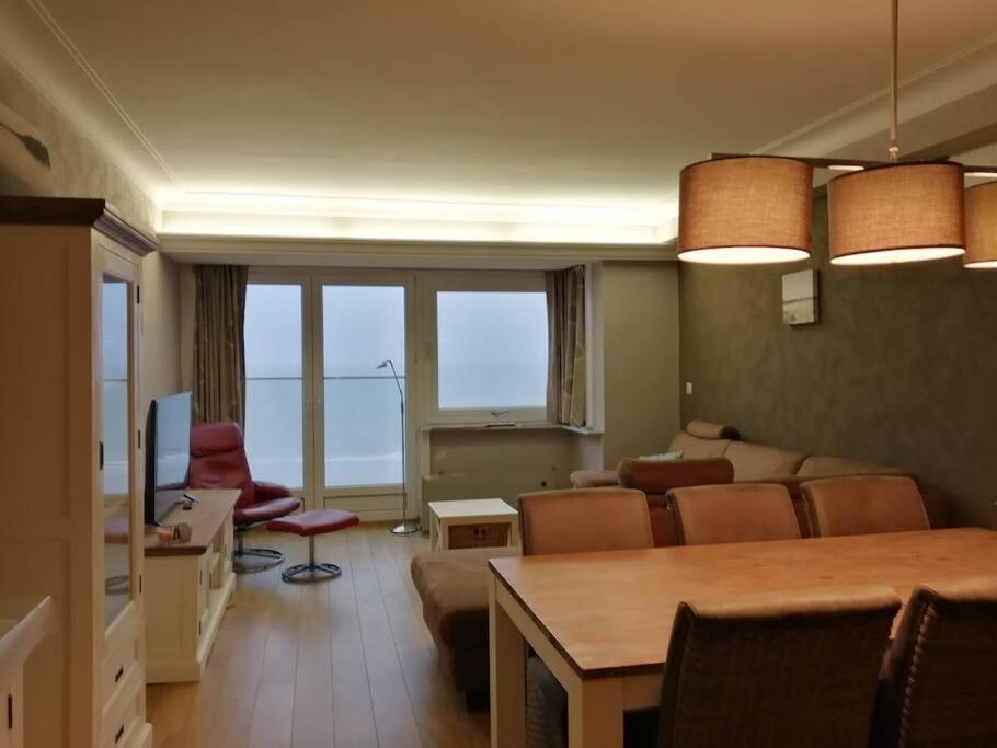 Lovely N° 9 Op Ieder Moment Een Prachtig Zeezicht & Zwembad Middelkerke Exteriör bild