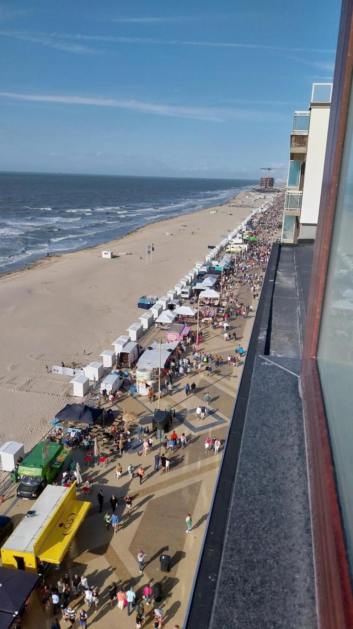 Lovely N° 9 Op Ieder Moment Een Prachtig Zeezicht & Zwembad Middelkerke Exteriör bild